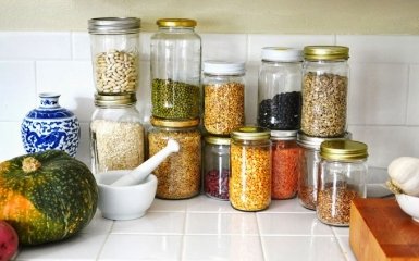 Хозяйке на заметку: как правильно хранить разные продукты на кухне