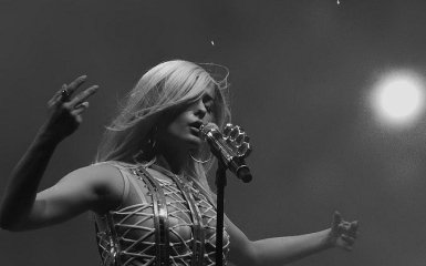 Известная певица призналась, что была жертвой сексуального насилия