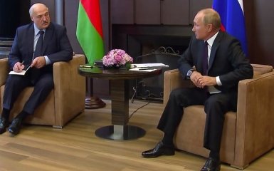 Лукашенко та Путін терміново обговорили ситуацію навколо України