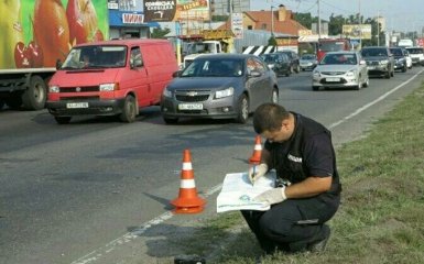 У Києві мікроавтобус задавив грабіжника, який тікав: опубліковані фото