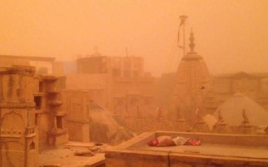 Індію накрила потужна піщана буря, сотні загиблих і постраждалих: опубліковано моторошне відео