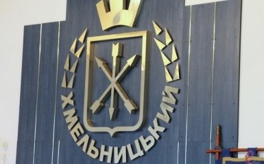 В Хмельницком обстреляли троллейбус с пассажирами: опубликованы фото