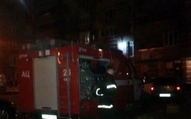 У Києві прогримів вибух у житловому будинку, є поранений: фото з місця пригоди