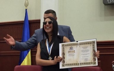 Джамале вручили диплом "Почетного жителя Киева": опубликованы фото и видео