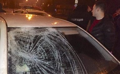 В Киеве пьяные чуть не устроили смертельную аварию: появились фото и подробности