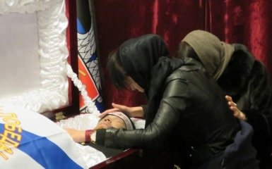 Якщо Моторола живий: мережу спантеличило фото з похорону