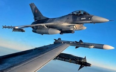 Румынские F-16 перехватили российские истребители. Они залетели в зону НАТО