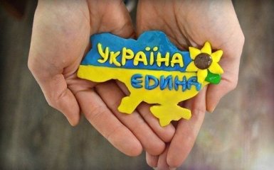 Патріотами себе вважають 83% українців - опитування
