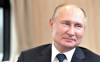 Путін оголосив в Росії масову вакцинацію Супутником V, хоча сам так і не прищепився