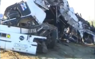 У Росії сталася страшна ДТП, багато загиблих і поранених: з'явилися відео