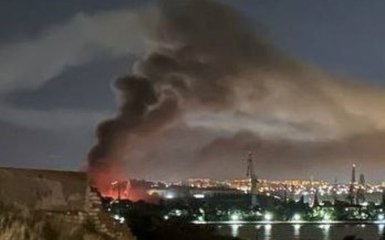 В окупованому Севастополі пролунали вибухи. Пошкоджено кораблі і морський завод