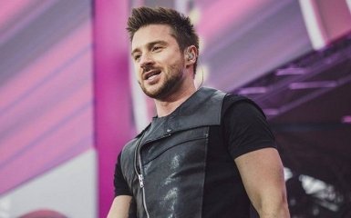 Лазарев эмоционально отреагировал на пародию своего клипа