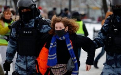 На протестах в Росії силовики жорстко б'ють людей — відео