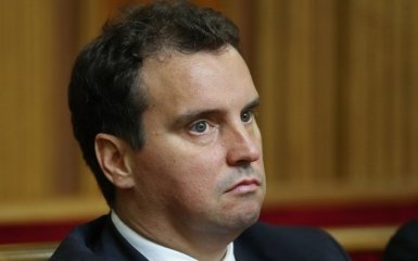 Западные послы выразили разочарование отставкой Абромавичуса