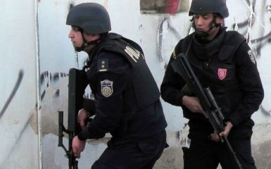 У Тунісі ісламісти напали на армійські бараки, є загиблі: опубліковані фото