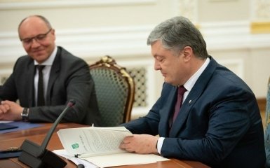 Порошенко обратился к "новой власти" по поводу закона об украинском языке