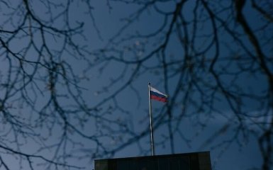 На главной площади Мариуполя сорвали российский флаг — Андрющенко