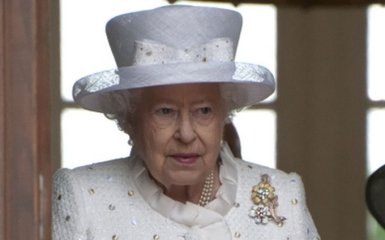 Королева Елизавета II приняла историческое решение из-за коронавируса