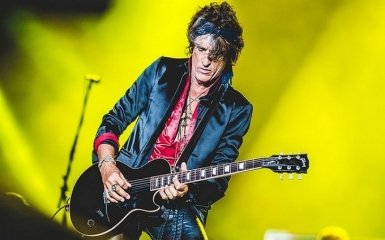 Легендарный рокер госпитализирован во время концерта