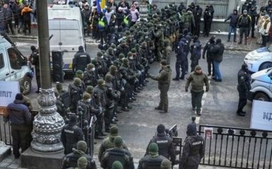 ФОПи намагалися проникнути у Раду — їх зупинили правоохоронці