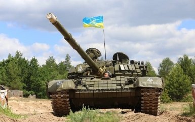 Турчинову показали пушки и танки Нацгвардии: опубликовано видео