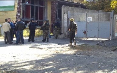 Оппоблок с помощью вооруженных бойцов вернул работу тем, кто славил сепаратистов - активист с Донбасса