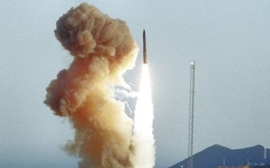 США провели випробувальний запуск балістичної ракети Minuteman III — відео