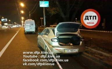 В Киеве заминировали гранатой машину: появились фото