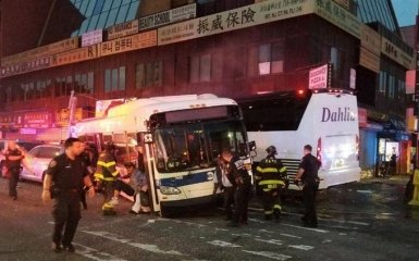 В Нью-Йорке произошло смертельное столкновение автобусов: опубликованы видео