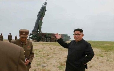 Северная Корея тайно перевозит баллистическую ракету к западному побережью - Reuters