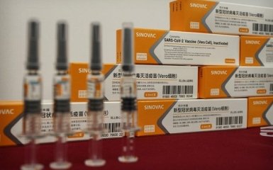 Вакцина Sinovac отримала ще один дозвіл на використання. Її вже замовила Україна