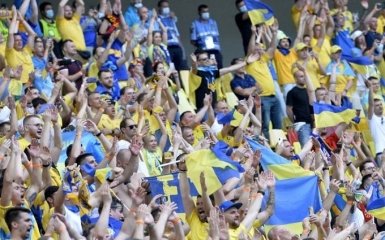 Росія вимагає від УЄФА покарати Україну за пісню фанатів про Путіна