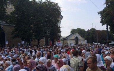 УПЦ МП назвала число участников крестного хода: у полиции меньше в 8 раз