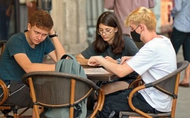 Кількість хворих на коронавірус в Україні 19 вересня значно знизилася