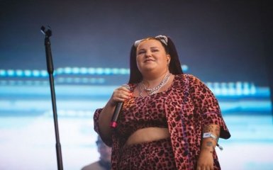 Alyona Alyona вызывают в полицию из-за дрифта на Софийской площади
