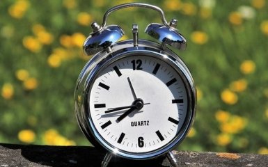 Украина перешла на летнее время — который сейчас час