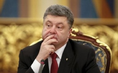Порошенко в 2015 году получал зарплату в размере около 10 тысяч гривень в месяц