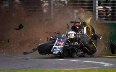 Легенда Формулы-1 попал в чудовищную аварию на Гран-при Австралии: появилось видео