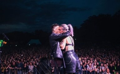 Роздягни мене: O.Torvald і Юлія Юріна вразили фанатів сміливим яскравим кліпом