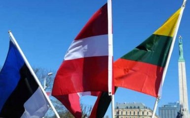 Країни Балтії висилають дипломатів РФ після скандалу з Чехією