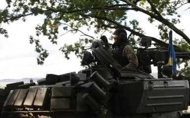 Українські військові ведуть успішний наступ у напрямку Сватового