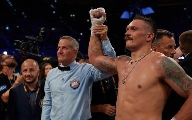 Усик переміг Дюбуа нокаутом та зберіг усі титули