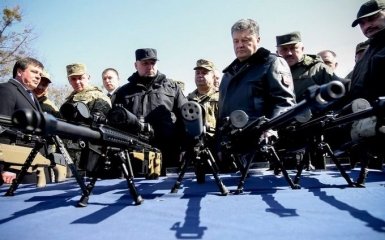Порошенко проведал Нацгвардию и вспомнил о 180 погибших: опубликованы фото