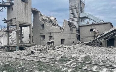 Армія РФ обстріляла фабрику на Харківщині