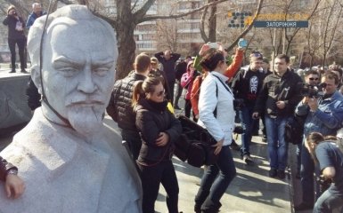 У Запоріжжі Дзержинського розпиляли навпіл: опубліковано відео