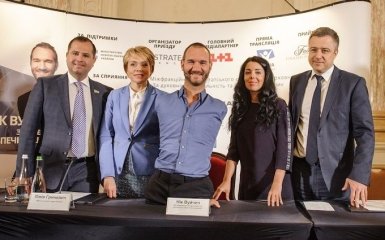 Нік Вуйчич почав боротьбу проти булінгу в українських школах в рамках проекту «Безпечна школа»