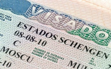 Спрос на шенгенские визы в Украине упал в 4 раза
