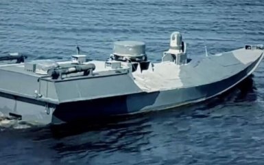 Морской малыш. В сети показали украинский дрон, ударивший по Керченскому мосту — видео