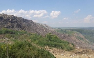 Названа вероятная причина обвала на свалке во Львове: появилось новое видео