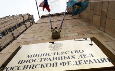 Дзеркальна відповідь: Росія вигнала п'ятьох дипломатів з Молдови і двох - з Естонії